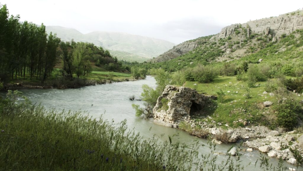 Cours d'eau — refus de permis et protection de l'eau